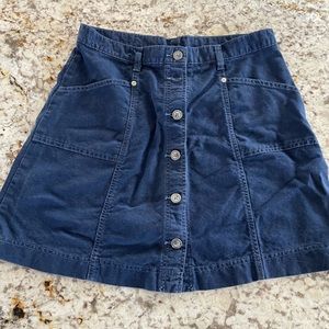 Ladies jean skirt. EUC. Barely used.